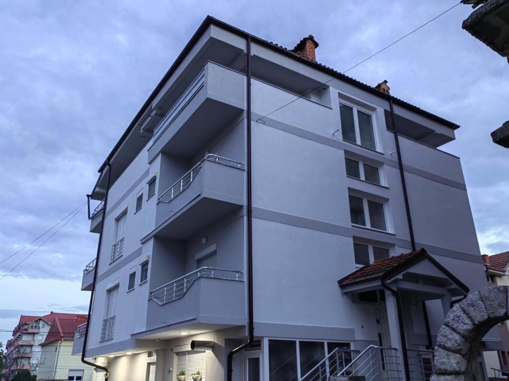 Vila Bolonja Струга Экстерьер фото